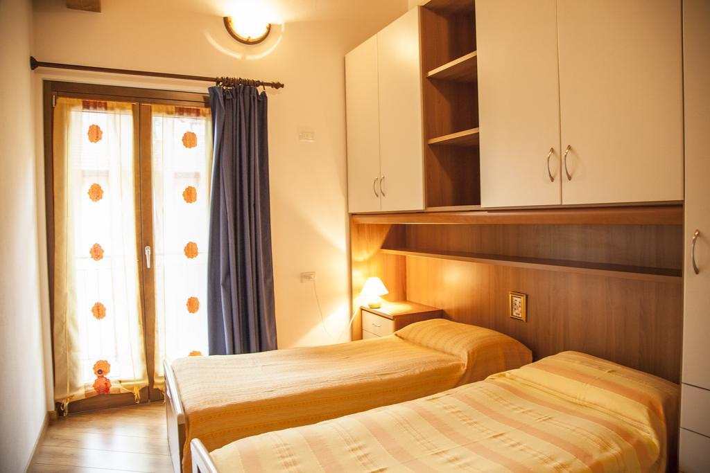 Casa Sole Daire Vercana Oda fotoğraf