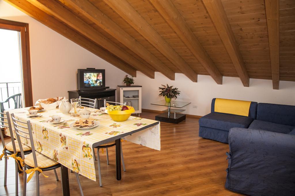 Casa Sole Daire Vercana Oda fotoğraf